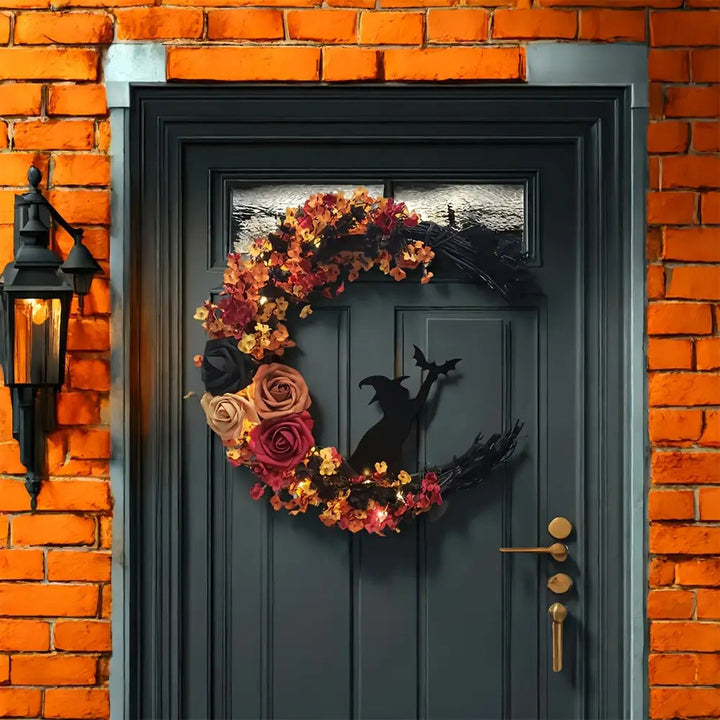 Rustikaler Halloween-Türkranz mit Mondform und Hexenmotiv aus Kunstblumen 5