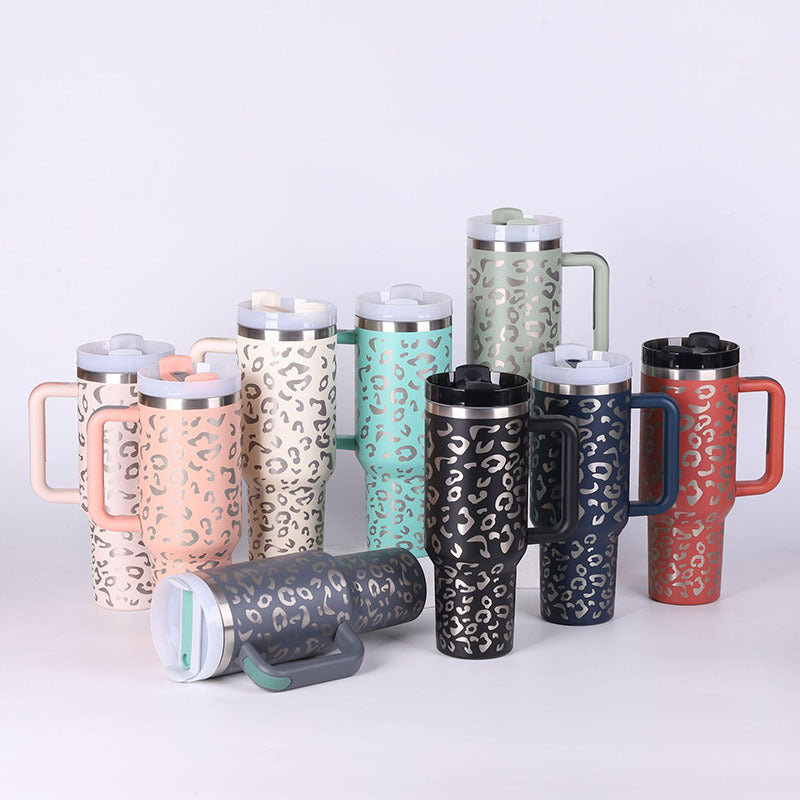 ChillMate – Isolierende Tasse mit 1200 ml Fassungsvermögen und Strohhalm 1