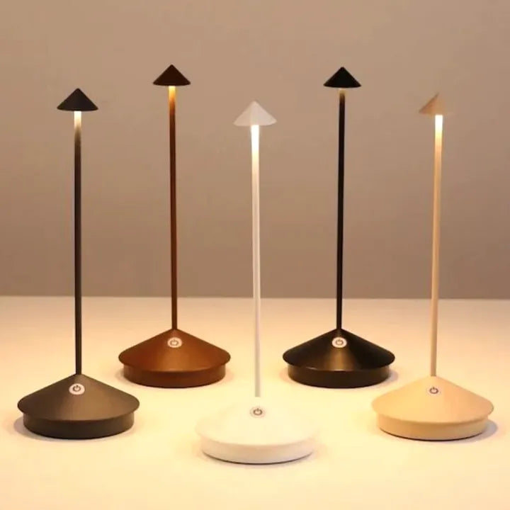 ClarityGlow – Kabellose LED-Tischleuchte mit Dimmfunktion und Wasserfestem Design 0