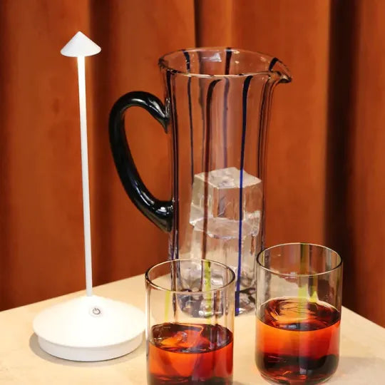 ClarityGlow – Kabellose LED-Tischleuchte mit Dimmfunktion und Wasserfestem Design 3