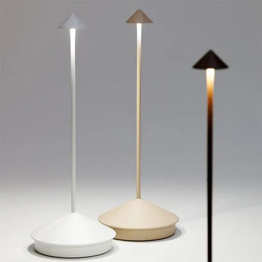 ClarityGlow – Kabellose LED-Tischleuchte mit Dimmfunktion und Wasserfestem Design 4