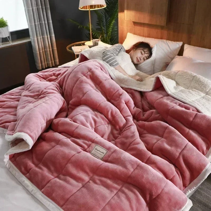 CosyBlanket – Kuscheldecke aus Korallfleece für Herbst und Winter, Pflegeleicht, Vielseitig 4