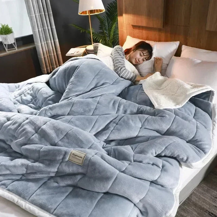CosyBlanket – Kuscheldecke aus Korallfleece für Herbst und Winter, Pflegeleicht, Vielseitig 6
