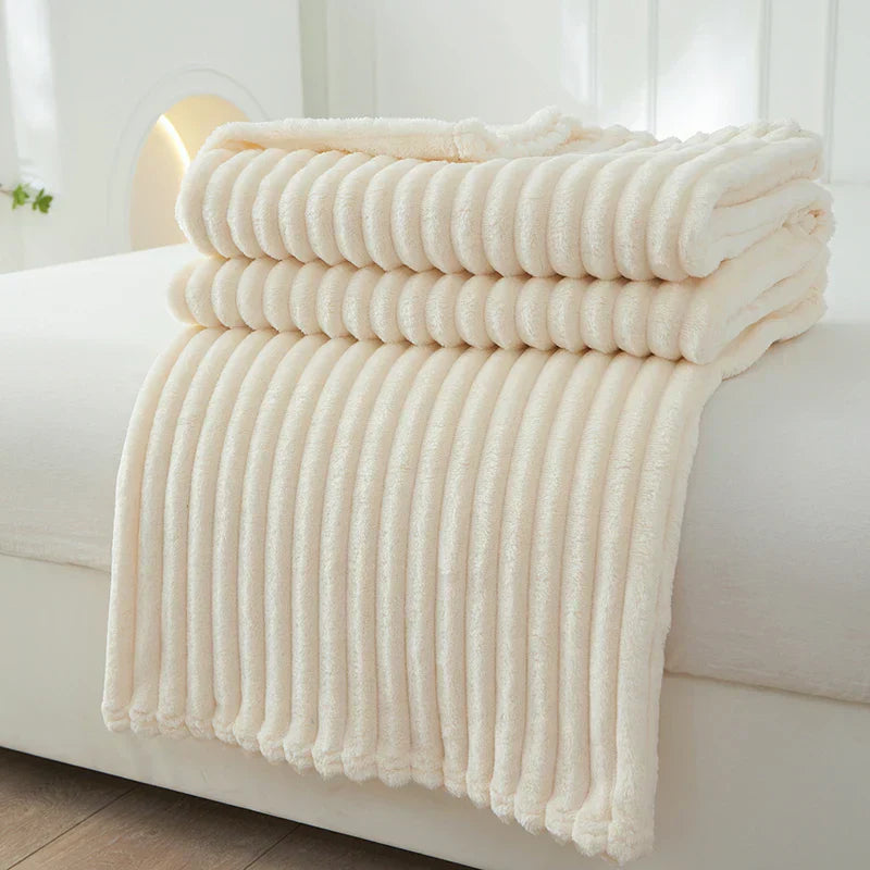 CozyStripe – Breite Streifen Flanell Fleece Decke für ultimativen Komfort 1