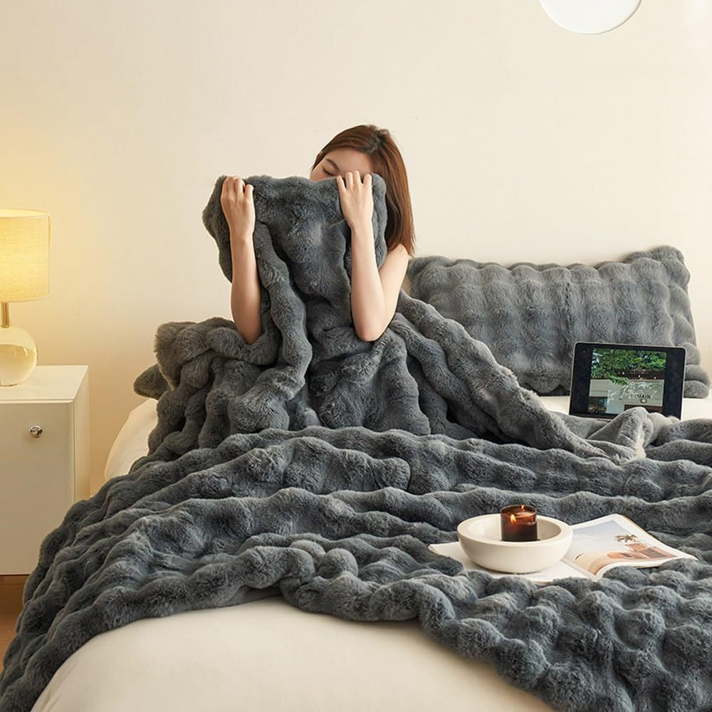 Doppelseitige Fleece Decke aus Kunstfell – Weiche, warme Decke für Schlafzimmer und Sofa 1