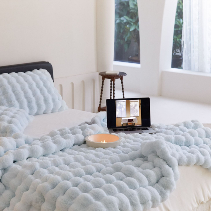 Doppelseitige Fleece Decke aus Kunstfell – Weiche, warme Decke für Schlafzimmer und Sofa 4