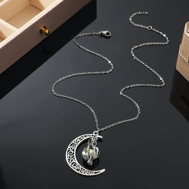 Edelstahl Halskette Damen mit Mondstein-Anhänger – Zeitlose Eleganz und emotionale Balance 1