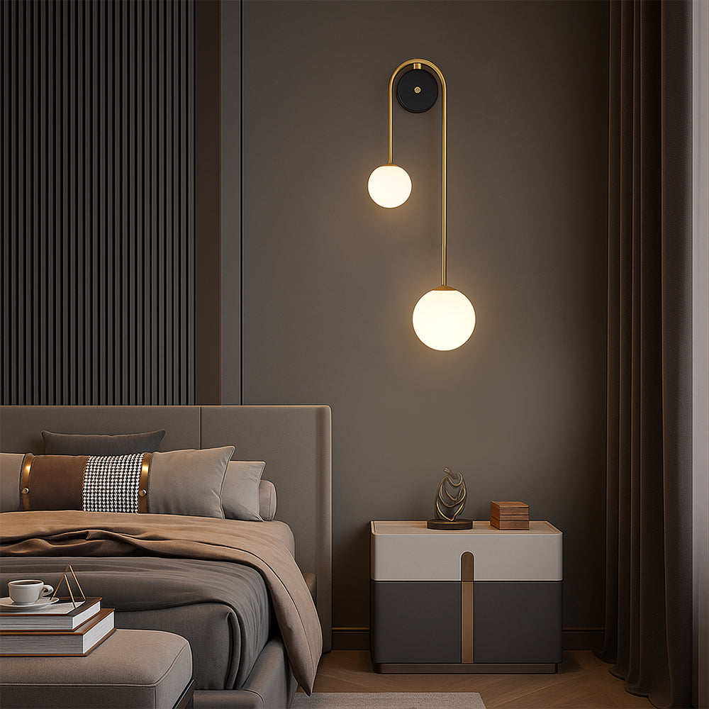 Elegante LED Wandleuchte Innen aus Messing und Glas – Stilvolle Bogenform für Wohnzimmer und Flure 0
