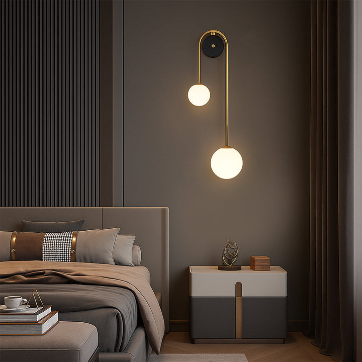 Elegante LED Wandleuchte Innen aus Messing und Glas – Stilvolle Bogenform für Wohnzimmer und Flure 0
