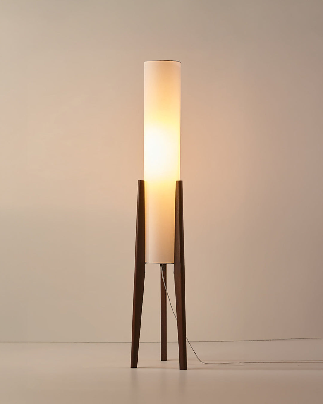 Elegante Stehlampe aus Walnussholz für Wohnzimmer – Umweltfreundliche Stehleuchte mit Stil und natürlichem Design 0