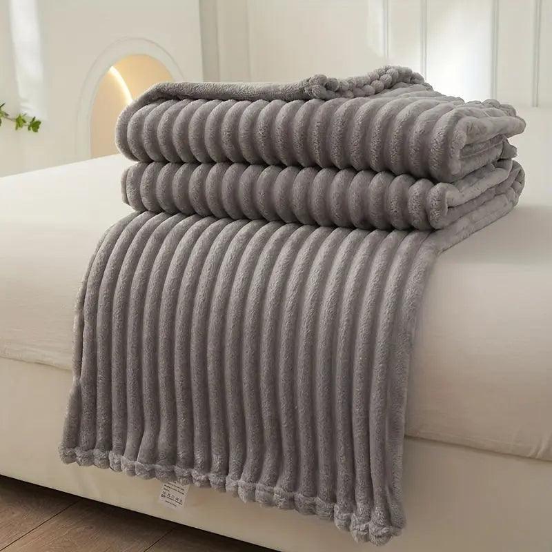 Geribbelte Kuscheldecke aus Hochwertigem Flanel – Weich, Warm und Pflegeleicht für Alle Jahreszeiten, Vielseitig Einsetzbar 12