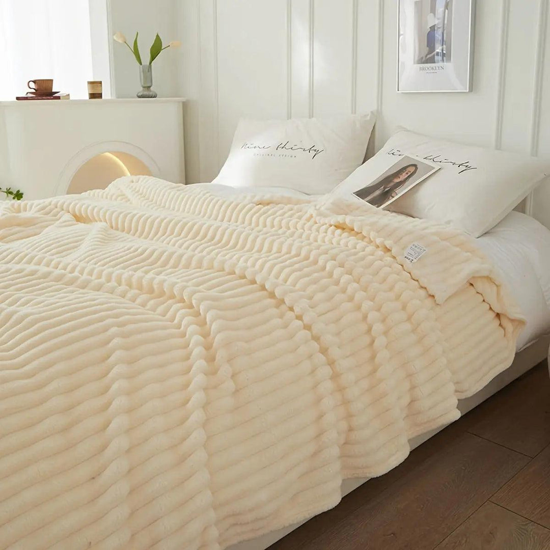 Geribbelte Kuscheldecke aus Hochwertigem Flanel – Weich, Warm und Pflegeleicht für Alle Jahreszeiten, Vielseitig Einsetzbar 2