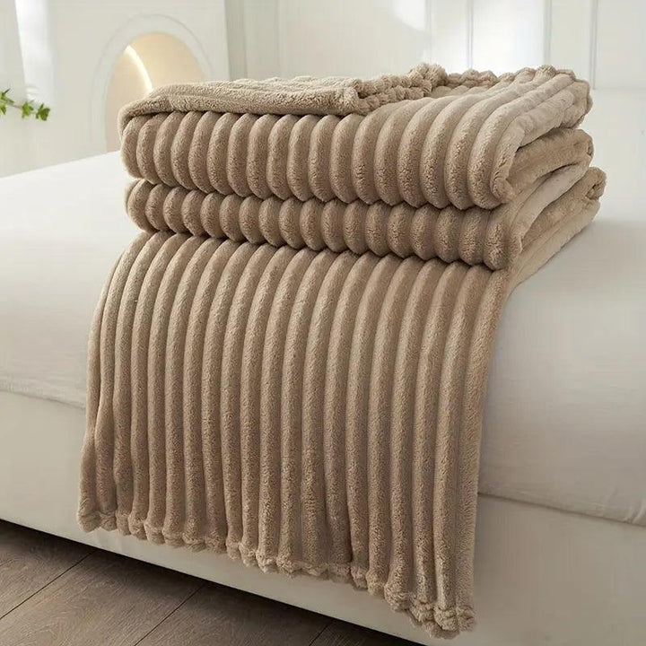 Geribbelte Kuscheldecke aus Hochwertigem Flanel – Weich, Warm und Pflegeleicht für Alle Jahreszeiten, Vielseitig Einsetzbar 8