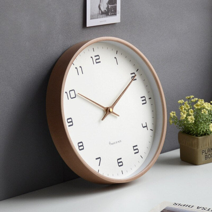 Große Wanduhr aus Holz im Modernen Skandinavischen Design – Geräuschlos, Erhältlich in Braun und Creme, 25x25 cm und 30x30 cm 2