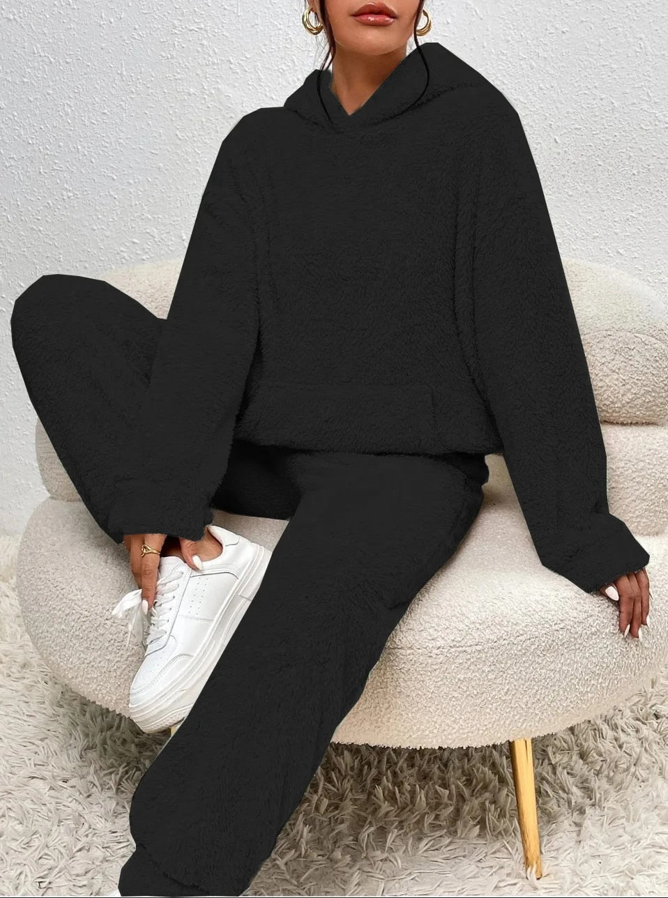 Lana – Warmer Teddy-Hausanzug Damen mit Kapuze und Kängurutasche für kalte Wintertage 6