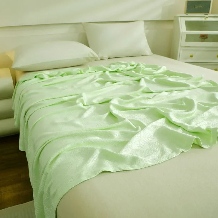 Leichte Sommerdecke aus 100% Bambusfaser – Kühlende Bettdecke in Hellgrün, 150x200cm, 180x200cm, 200x230cm 2