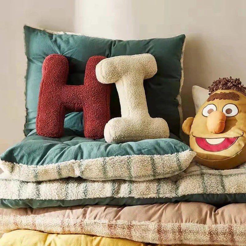 LetterLounge – Personalisierbares Sofa Kissen aus Baumwolle für individuellen Stil 1
