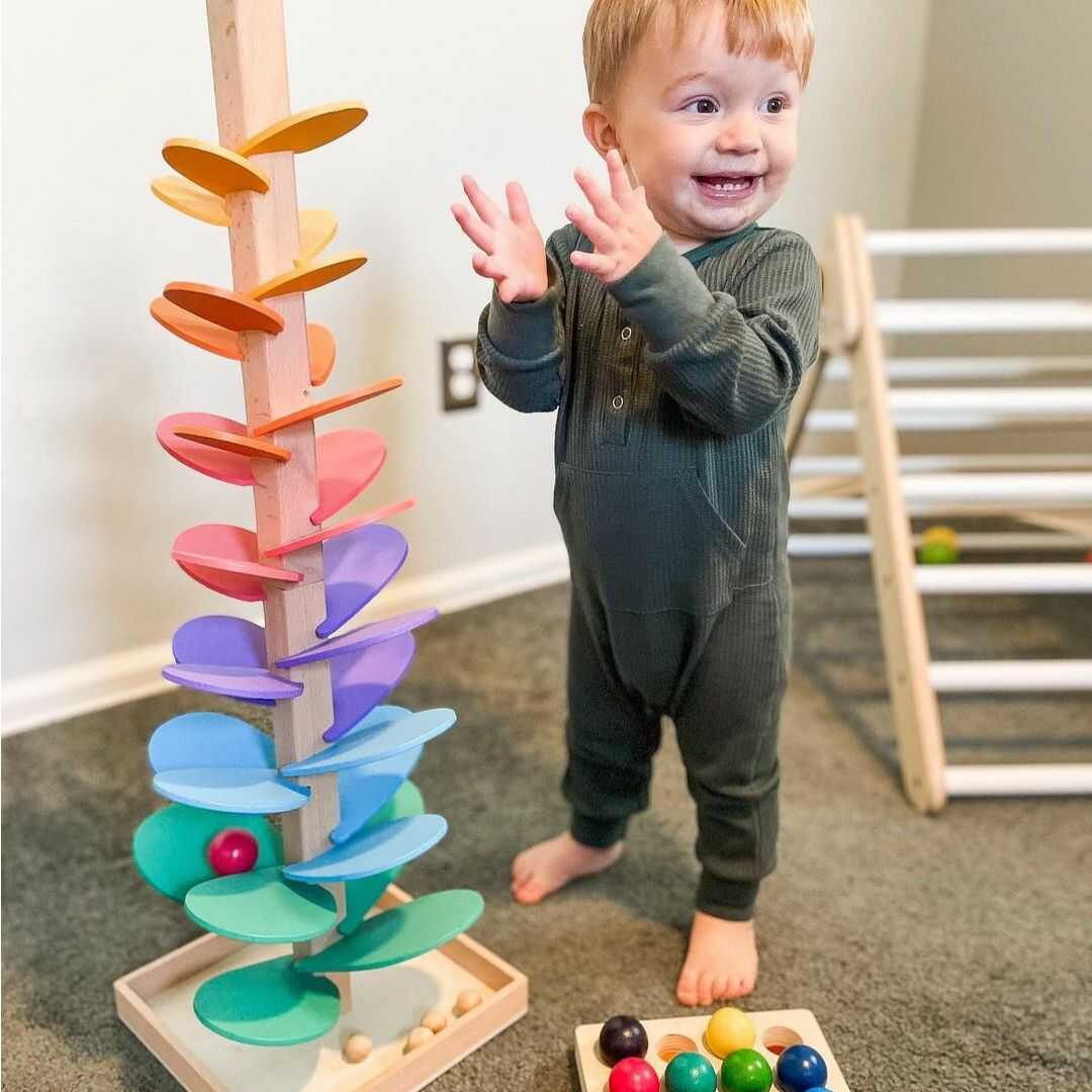 Luca – Interaktiver Regenbogen-Murmelturm aus Holz für Kinder ab 10 Monaten, Spielzeug ab 2 Jahren, Fördert Kreativität und Lernen 0
