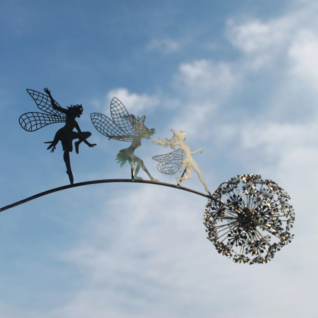 Magische Gartenfigur – Wetterfeste Metall-Skulptur für den Garten mit Feen und Löwenzahn 8