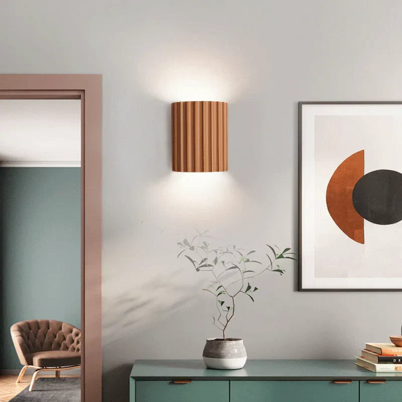 Moderne LED-Wandlampe aus Kunstharz – Stilvolle Wandleuchte für Wohnzimmer, Schlafzimmer und Flure 1
