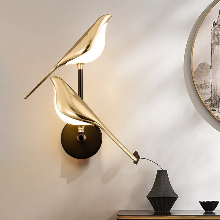 Moderne Wandlampe im Vogel-Design – Energiesparende LED Wandleuchte für Innenräume, Vielseitig Einsetzbar, Gold 2