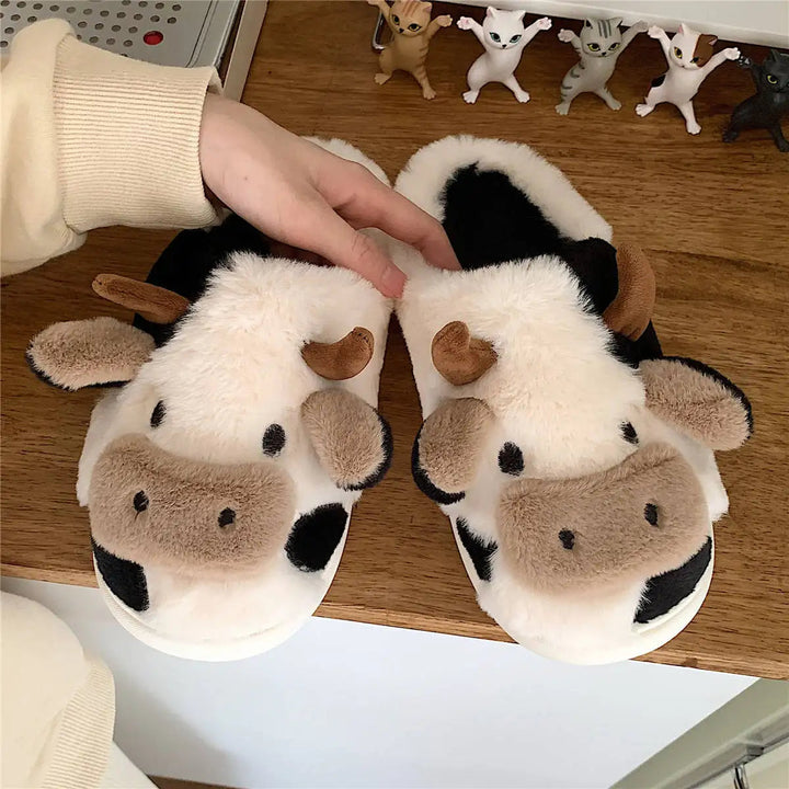PlushCow – Plüsch-Hausschuhe Damen & Herren im Lustigen Kuhdesign für Warme Füße 6