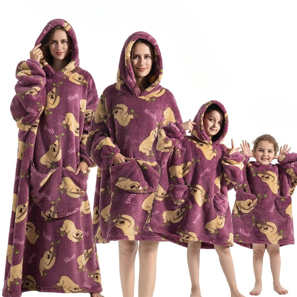 SpookySnuggle – Oversized Hoodie Decke im Kürbisdesign für Halloween Komfort 0