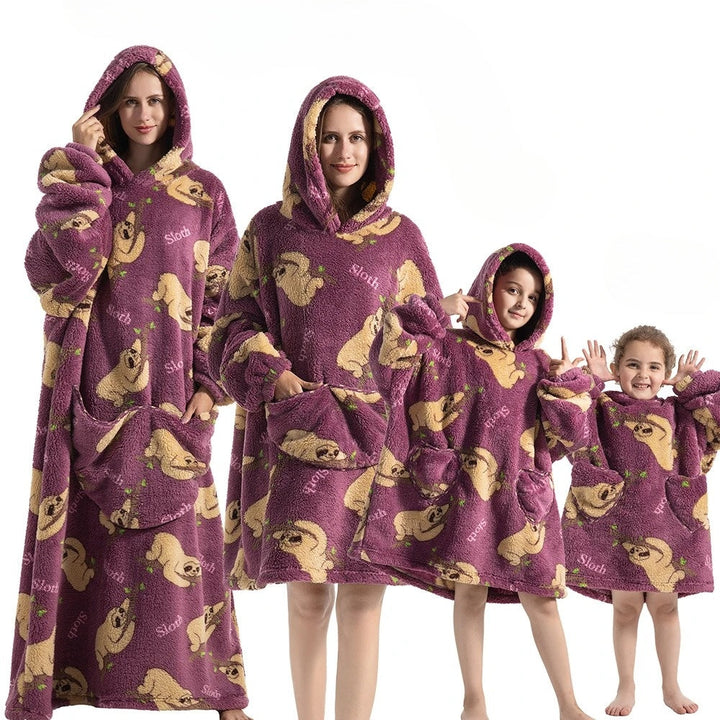 SpookySnuggle – Oversized Hoodie Decke im Kürbisdesign für Halloween Komfort 0