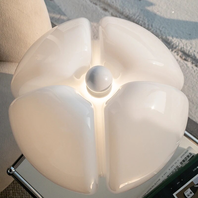 Tischlampe mit Höhenverstellung und LED-Beleuchtung – Elegante Designerlampe in Schwarz oder Weiß 5