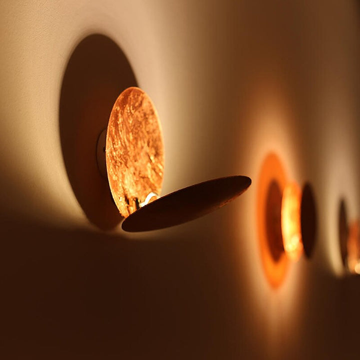 Wandleuchte Innen mit Drehbaren Goldenen Disks – LED Wandleuchte für Gemütliche Atmosphäre 2