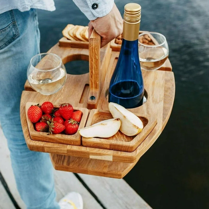 WineNest – Klappbarer Holz-Picknicktisch mit Glashaltern und Snackfächern 3